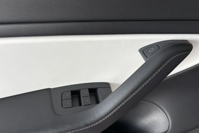 Tesla Model 3 din 2021 cu 49.000 km - oferta TES198114 - foto 24