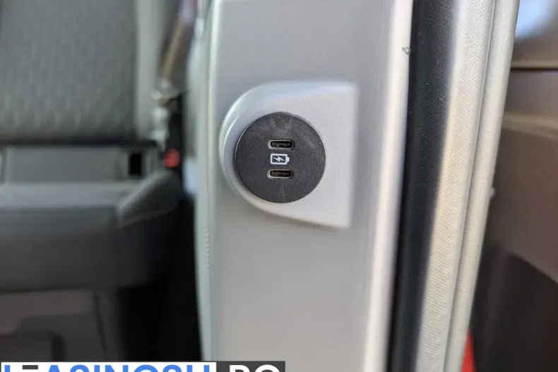 Ford Tourneo Custom din 2024 cu 17.000 km - oferta FOR198118 - foto 19