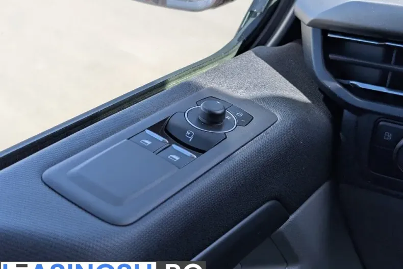 Ford Tourneo Custom din 2024 cu 17.000 km - oferta FOR198118 - foto 20