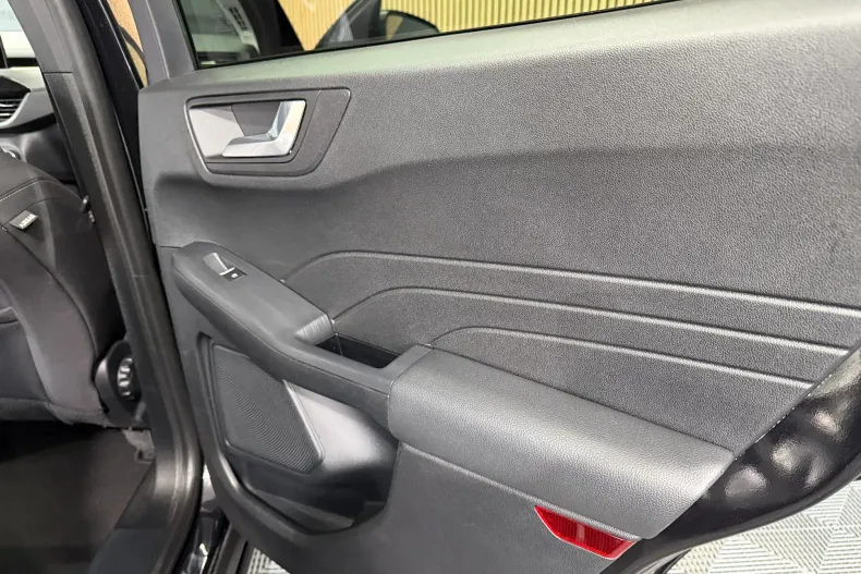 Ford Kuga din 2022 cu 75.346 km - oferta FOR198127 - foto 19