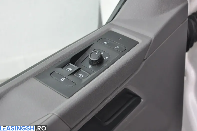 Volkswagen Transporter din 2024 cu 60.769 km - oferta VOL198140 - foto 9