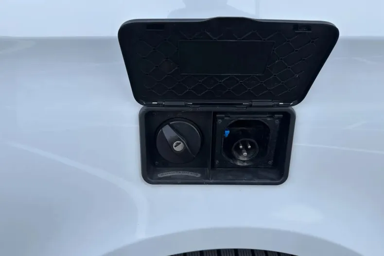 Mercedes-Benz V din 2022 cu 44.365 km - oferta MER198141 - foto 32