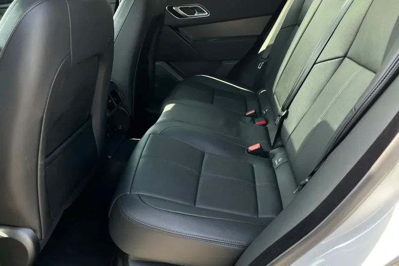 Land Rover Range Rover Velar din 2024 cu 4.858 km - oferta LAN198142 - foto 11