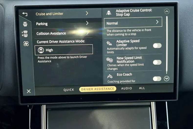 Land Rover Range Rover Velar din 2024 cu 4.858 km - oferta LAN198142 - foto 20