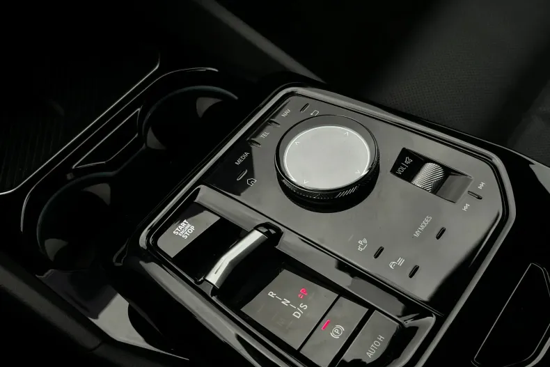 BMW 520i (Seria 5) din 2024 cu 48.074 km - oferta BMW198145 - foto 22