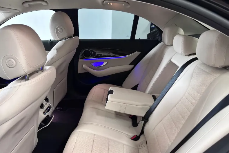 Mercedes-Benz E din 2021 cu 49.900 km - oferta MER198163 - foto 19