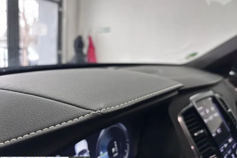 Volvo XC90 din 2022 cu 79.500 km - oferta VOL198164 - foto 33