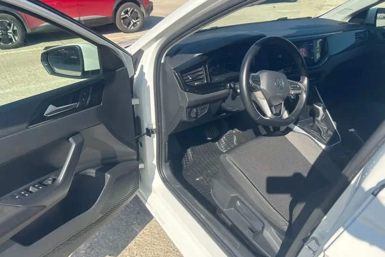 Volkswagen Polo din 2023 cu 97.730 km - oferta VOL198176 - foto 17