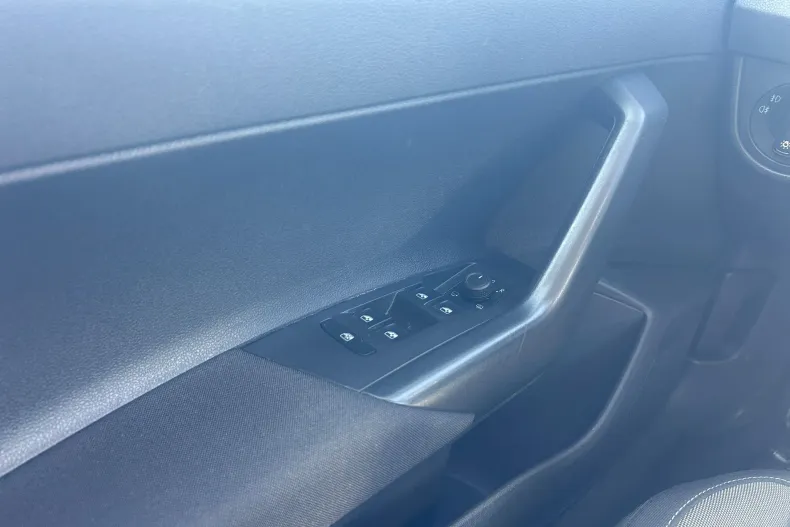 Volkswagen Polo din 2023 cu 97.730 km - oferta VOL198176 - foto 26