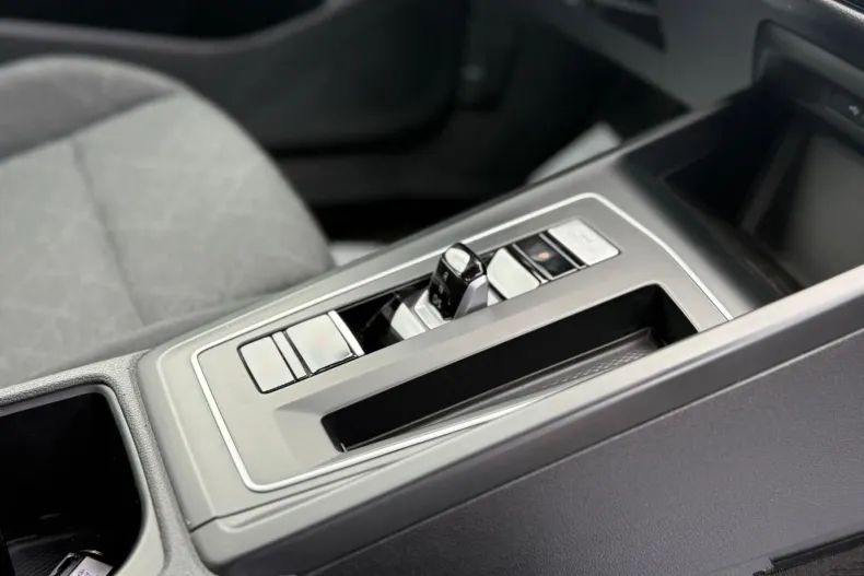 Volkswagen Golf din 2021 cu 82.947 km - oferta VOL198214 - foto 23