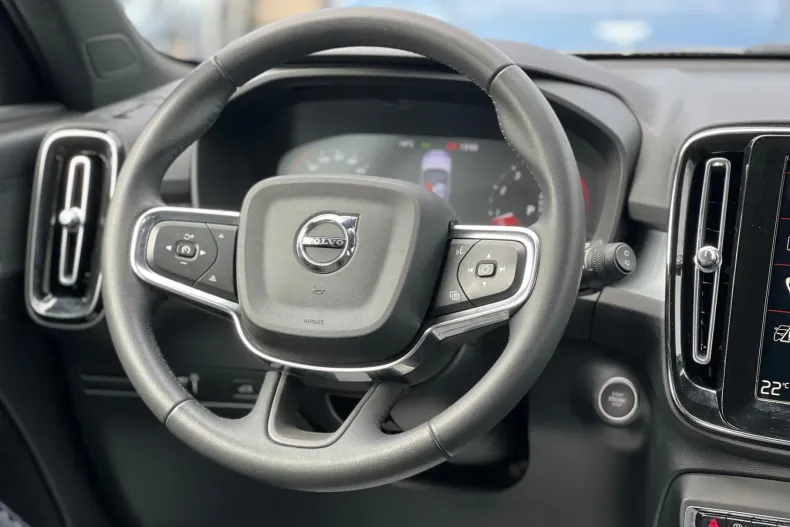 Volvo XC40 din 2021 cu 83.686 km - oferta VOL198216 - foto 12