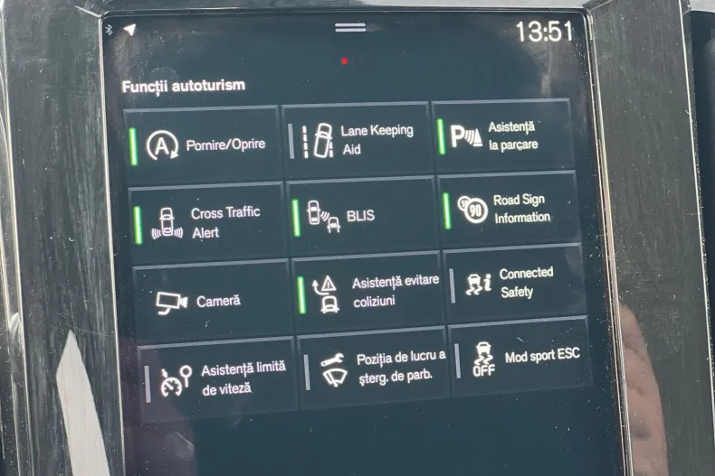 Volvo XC40 din 2021 cu 83.686 km - oferta VOL198216 - foto 23