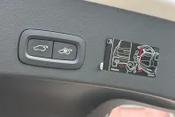 Volvo XC40 din 2021 cu 83.686 km - oferta VOL198216 - foto 25