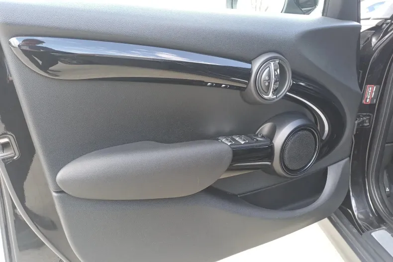 MINI Cooper S din 2020 cu 52.180 km - oferta MIN198229 - foto 9