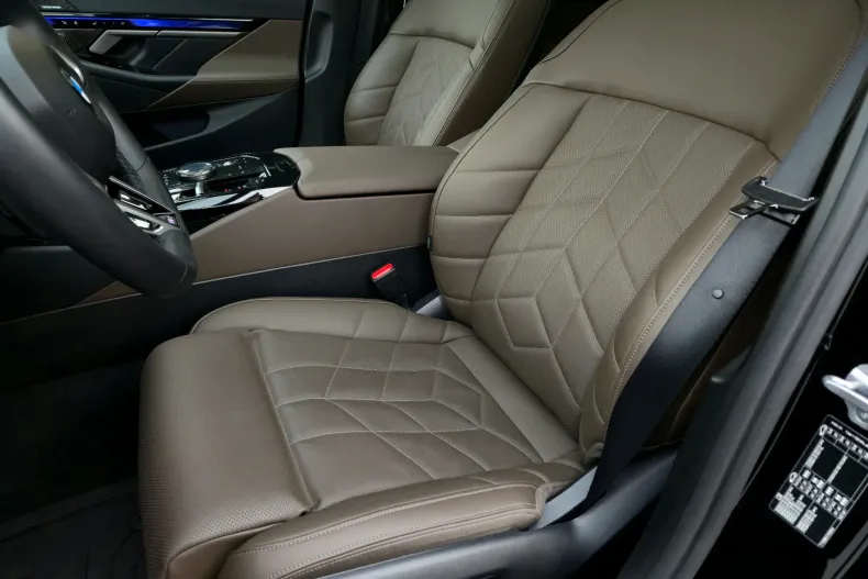 BMW 520i (Seria 5) din 2025 cu 25.600 km - oferta BMW198261 - foto 13