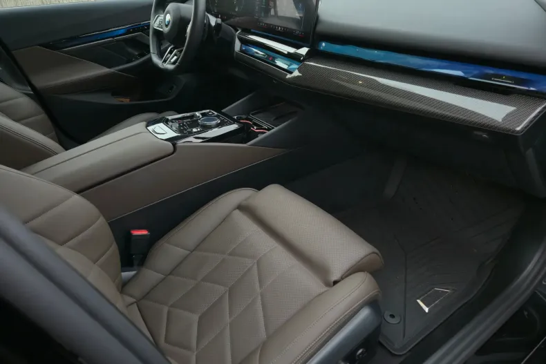 BMW 520i (Seria 5) din 2025 cu 25.600 km - oferta BMW198261 - foto 22