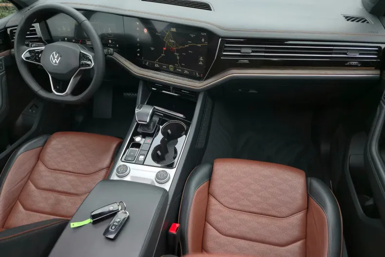 Volkswagen Touareg din 2021 cu 118.100 km - oferta VOL198264 - foto 6