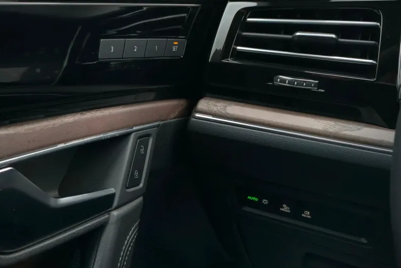 Volkswagen Touareg din 2021 cu 118.100 km - oferta VOL198264 - foto 13