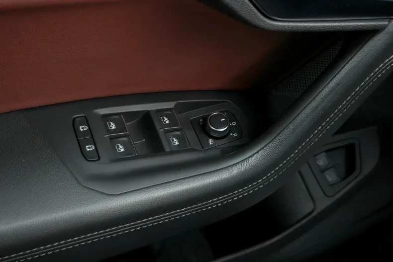 Volkswagen Touareg din 2021 cu 118.100 km - oferta VOL198264 - foto 14