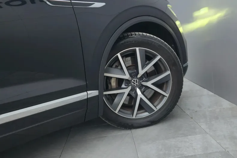 Volkswagen Touareg din 2021 cu 118.100 km - oferta VOL198264 - foto 24