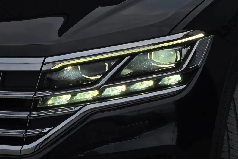 Volkswagen Touareg din 2021 cu 118.100 km - oferta VOL198264 - foto 26