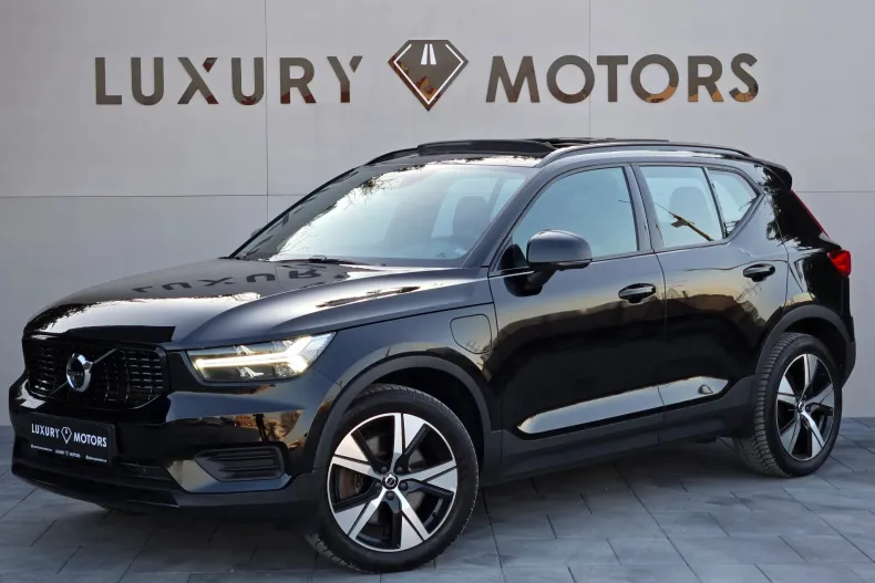 Volvo XC40 din 2021 cu 147.100 km - oferta VOL198265 - foto 1