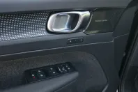 Volvo XC40 din 2021 cu 147.100 km - oferta VOL198265 - foto 11