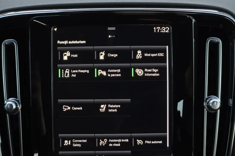 Volvo XC40 din 2021 cu 147.100 km - oferta VOL198265 - foto 28