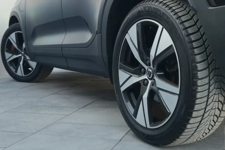 Volvo XC40 din 2021 cu 147.100 km - oferta VOL198265 - foto 34