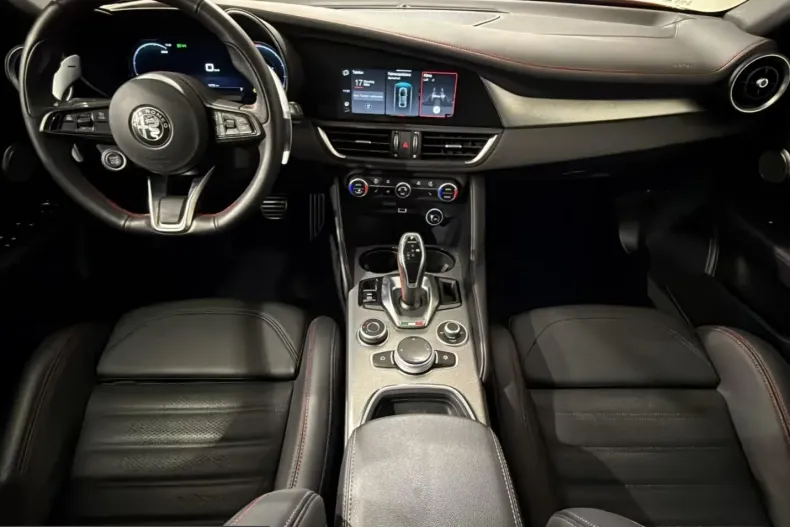 Alfa Romeo Giulia din 2023 cu 9.500 km - oferta ALF198269 - foto 9