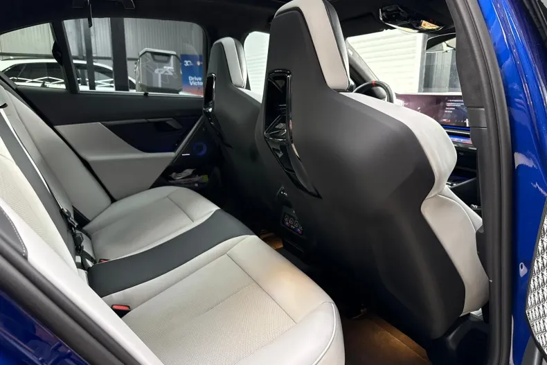 BMW M5 (Seria 5) din 2025 cu 24.000 km - oferta BMW198284 - foto 35