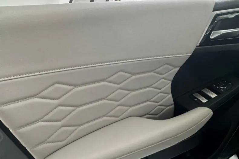 Mitsubishi Outlander din 2025 cu 1 km - oferta MIT198293 - foto 13