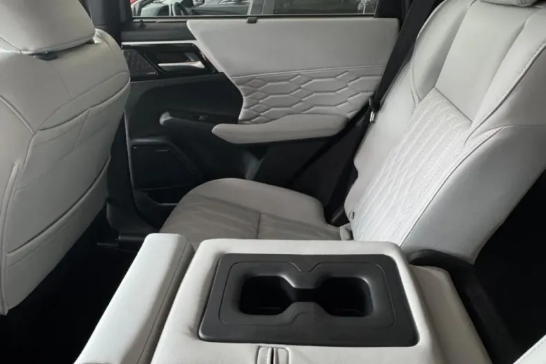 Mitsubishi Outlander din 2025 cu 1 km - oferta MIT198293 - foto 18