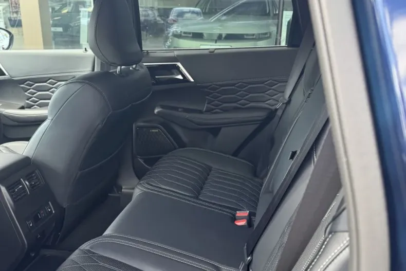 Mitsubishi Outlander din 2025 cu 1 km - oferta MIT198295 - foto 16