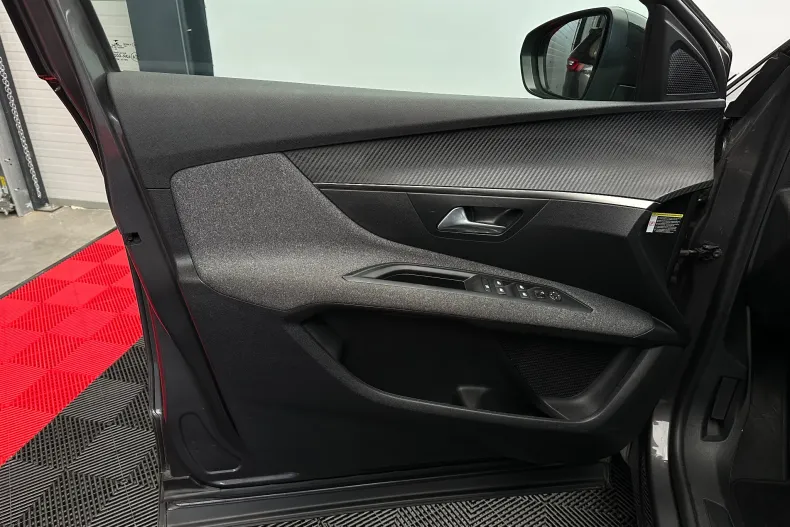 Peugeot 3008 din 2022 cu 147.646 km - oferta PEU198298 - foto 21