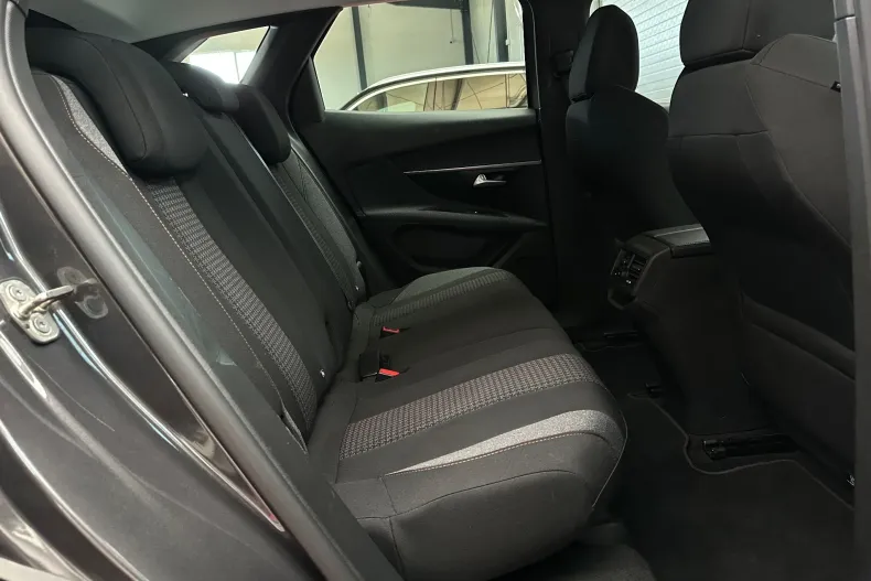 Peugeot 3008 din 2022 cu 147.646 km - oferta PEU198298 - foto 24