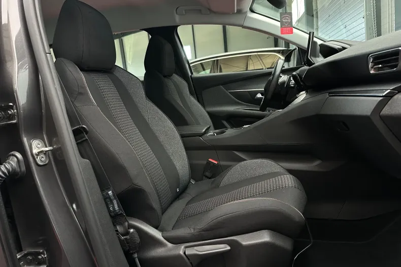 Peugeot 3008 din 2022 cu 147.646 km - oferta PEU198298 - foto 26