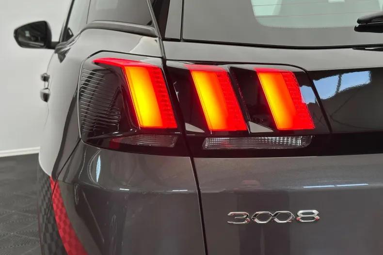 Peugeot 3008 din 2022 cu 147.646 km - oferta PEU198298 - foto 37