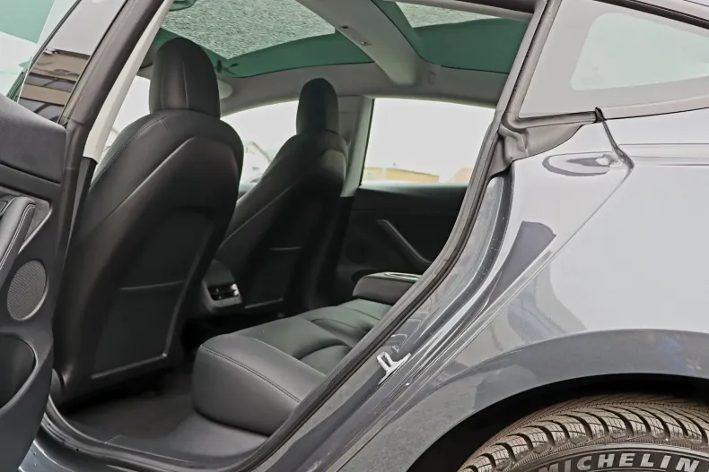 Tesla Model 3 din 2022 cu 31.770 km - oferta TES198302 - foto 21