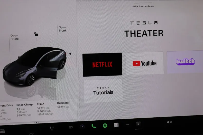 Tesla Model 3 din 2022 cu 31.770 km - oferta TES198302 - foto 30