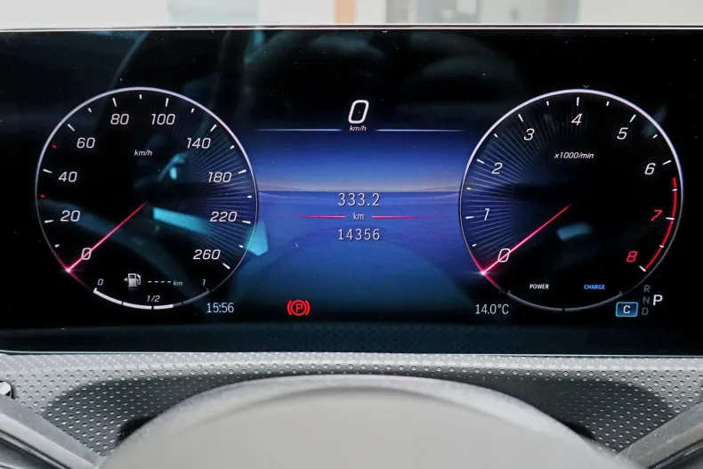 Mercedes-Benz CLA 180 (Clasa CLA) din 2024 cu 14.500 km - oferta MER198303 - foto 17