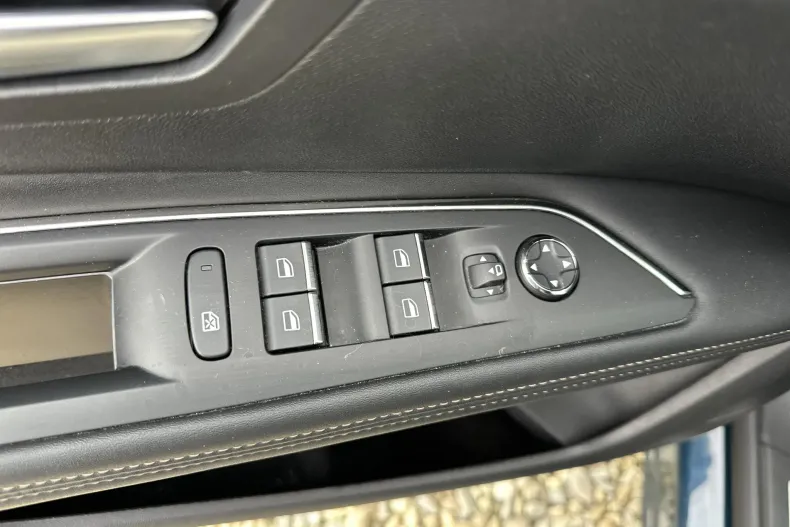 Peugeot 3008 din 2022 cu 106.791 km - oferta PEU198305 - foto 14