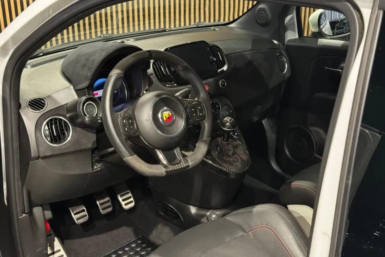 Abarth 695 din 2022 cu 5.300 km - oferta ABA198314 - foto 17