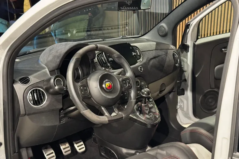 Abarth 695 din 2022 cu 5.300 km - oferta ABA198314 - foto 21