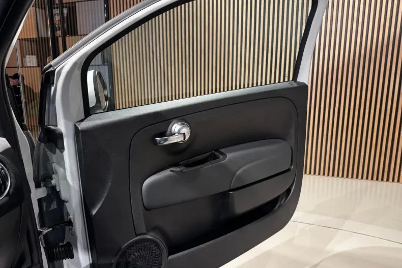 Abarth 695 din 2022 cu 5.300 km - oferta ABA198314 - foto 27