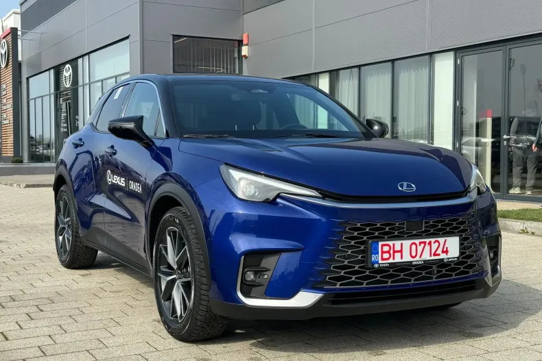 Lexus LBX din 2025 cu 1.200 km - oferta LEX198326 - foto 1