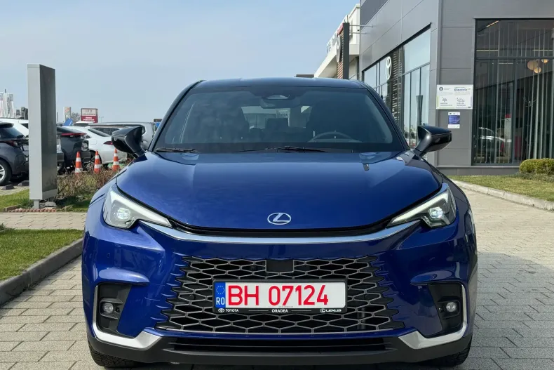 Lexus LBX din 2025 cu 1.200 km - oferta LEX198326 - foto 2