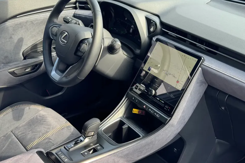 Lexus LBX din 2025 cu 1.200 km - oferta LEX198326 - foto 19