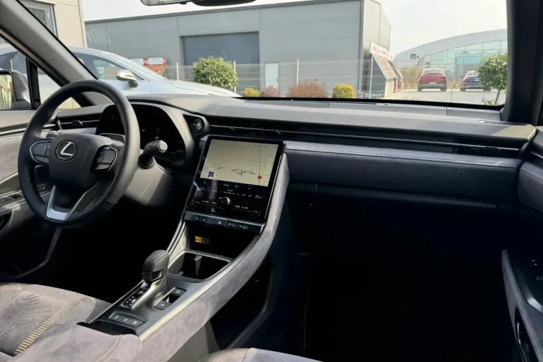 Lexus LBX din 2025 cu 1.200 km - oferta LEX198326 - foto 21