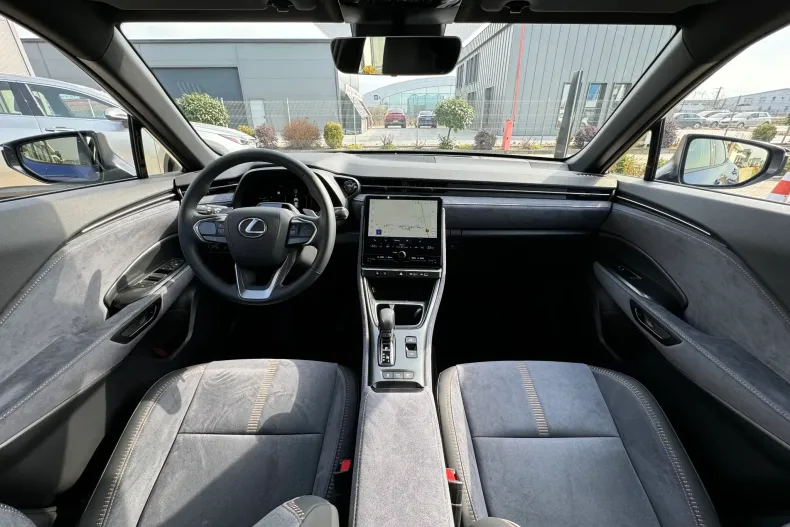 Lexus LBX din 2025 cu 1.200 km - oferta LEX198326 - foto 23